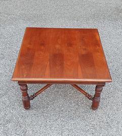 Tavolino da fumo quadrato in noce