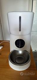 Dispenser cibo per animali