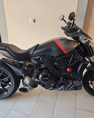 Ducati Xdiavel black star 2021