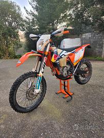 Moto Enduro Ktm 250 4 tempi 