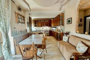 5 LOCALI A ERCOLANO