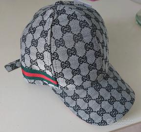 cappellino con visiera