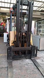 Hyster E80 BS -4000 kg con caricabatterie