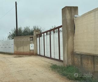 Piazzale - Parcheggio mezzi pesanti - auto