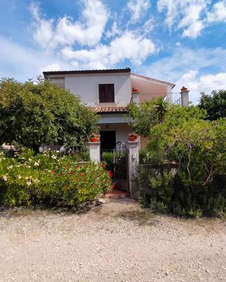INCANTEVOLE APPARTAMENTO A 750 mt. dal MARE