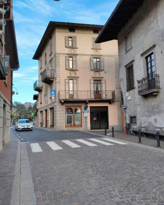 Locale commerciale a Rovetta