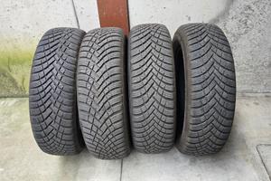 4 Gomme invernali Hankook 175/65R15 84T usate poco
