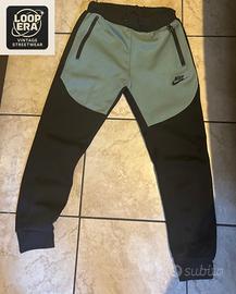 Pantaloni Nike tech fleece – M