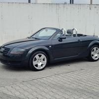 Audi TT Cabrio book service perfetta