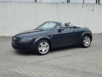 Audi TT Cabrio book service perfetta