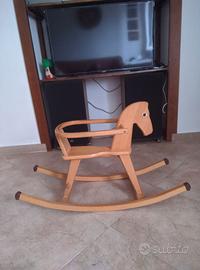 cavallo a dondolo