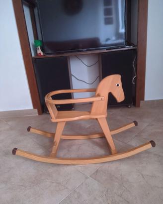 cavallo a dondolo