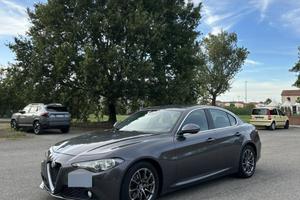 Alfa Romeo giulia 2.2