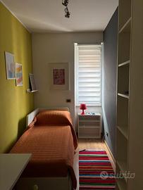 Stanza singola in appartamento ristrutturato