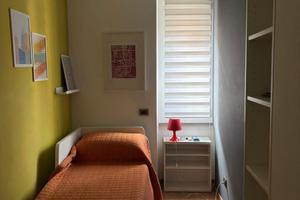 Stanza singola in appartamento ristrutturato