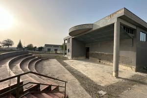 Locale commerciale-uffici-studio di registrazione