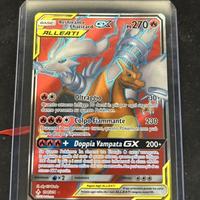 carta pokemon Reshiram e Charizard gx alleati