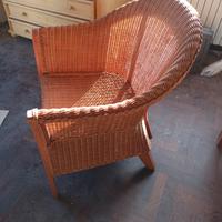 poltroncina in midollino