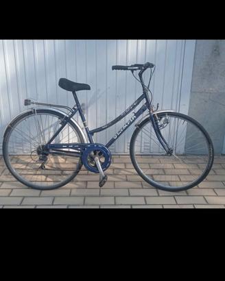 Bici da passaggio funziona perfettamente ruota 28