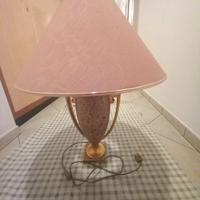 Lampada da tavolo con base in marmo