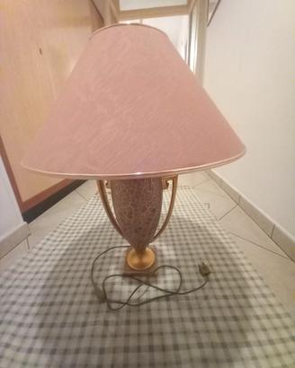 Lampada da tavolo con base in marmo