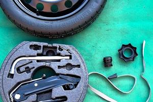 ruotino 125/70 r16 vw audi kit attrezzi