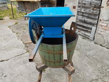 torchio per uva a leva da 30 con spremi uva più co