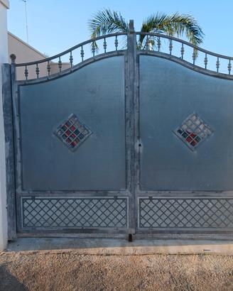portone in ferro zincato