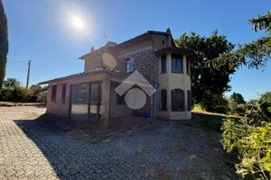 VILLA SINGOLA A MONTEFIASCONE