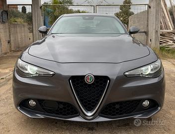 Alfa Giulia 2.2 180cv AT8