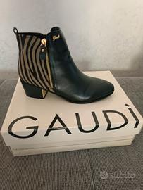 stivali gaudi' 
