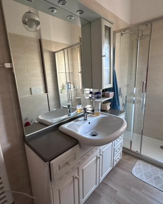 Arredo bagno bianco