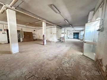 LABORATORIO A GIUGLIANO IN CAMPANIA