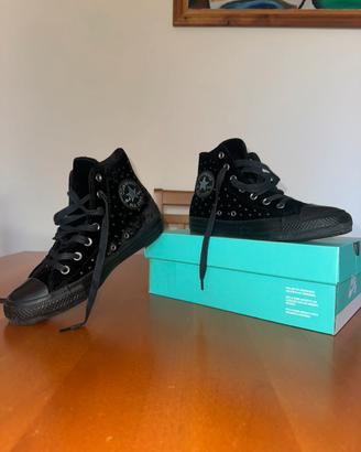 Convers Chuck Taylor All Star Hi in Velluto Nero