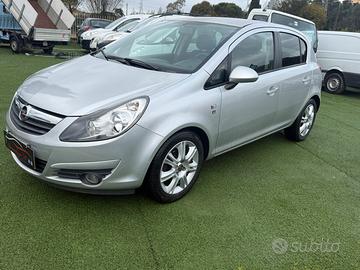 Opel corsa 1.2 benzina automatica