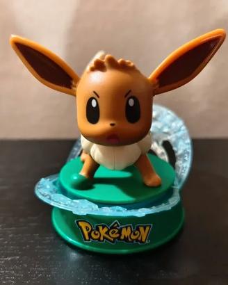 Eevee sorpresa uovo di pasqua Kinder Pokemon 2026