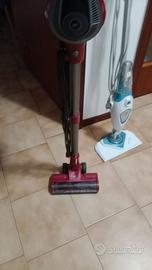 Aspirapolvere e scopa vapore