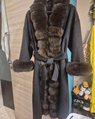 Cappotto di lana bordato volpe