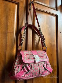GUESS borsa a spalla/tracolla ricamata animalier