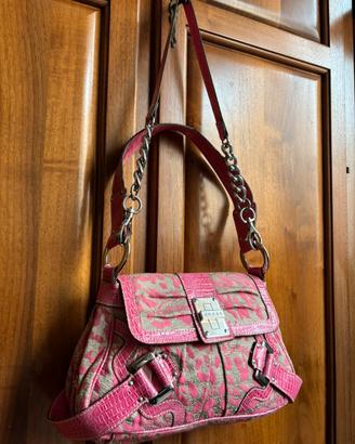 GUESS borsa a spalla/tracolla ricamata animalier