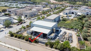 Ampio Capannone Industriale Alghero