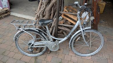 Bicicletta btwin elettrica  senza batteria