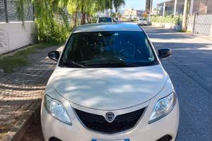 LANCIA YPSILON 1.2 BENZINA – 69 CV