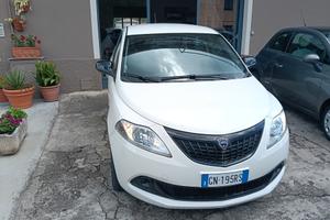 Lancia Ypsilon 1.0 FireFly 5 porte S&S Hybrid Silv