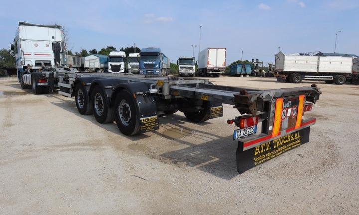 LECITRAILER SEMIRIMORCHIO ALLUNG. PORTACONTAINER