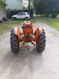 Trattore d'epoca fiat 25r