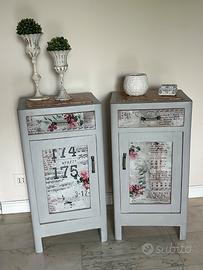 Comodini vintage shabby grigi