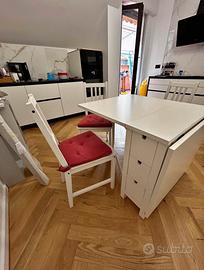 Tavolo Ikea, richiudibile con cassetti + 3 sedie