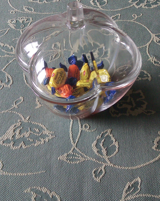 Porta caramelle in vetro rosa