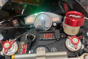 Kit VOLTMETRO IMPERMEABILE +presa USB YAMAHA R6 R1